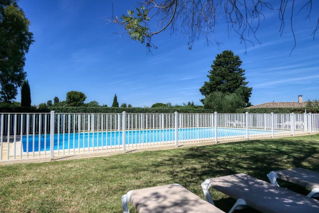 Les Residences De Metifiot Saint-Rémy-de-Provence Екстериор снимка