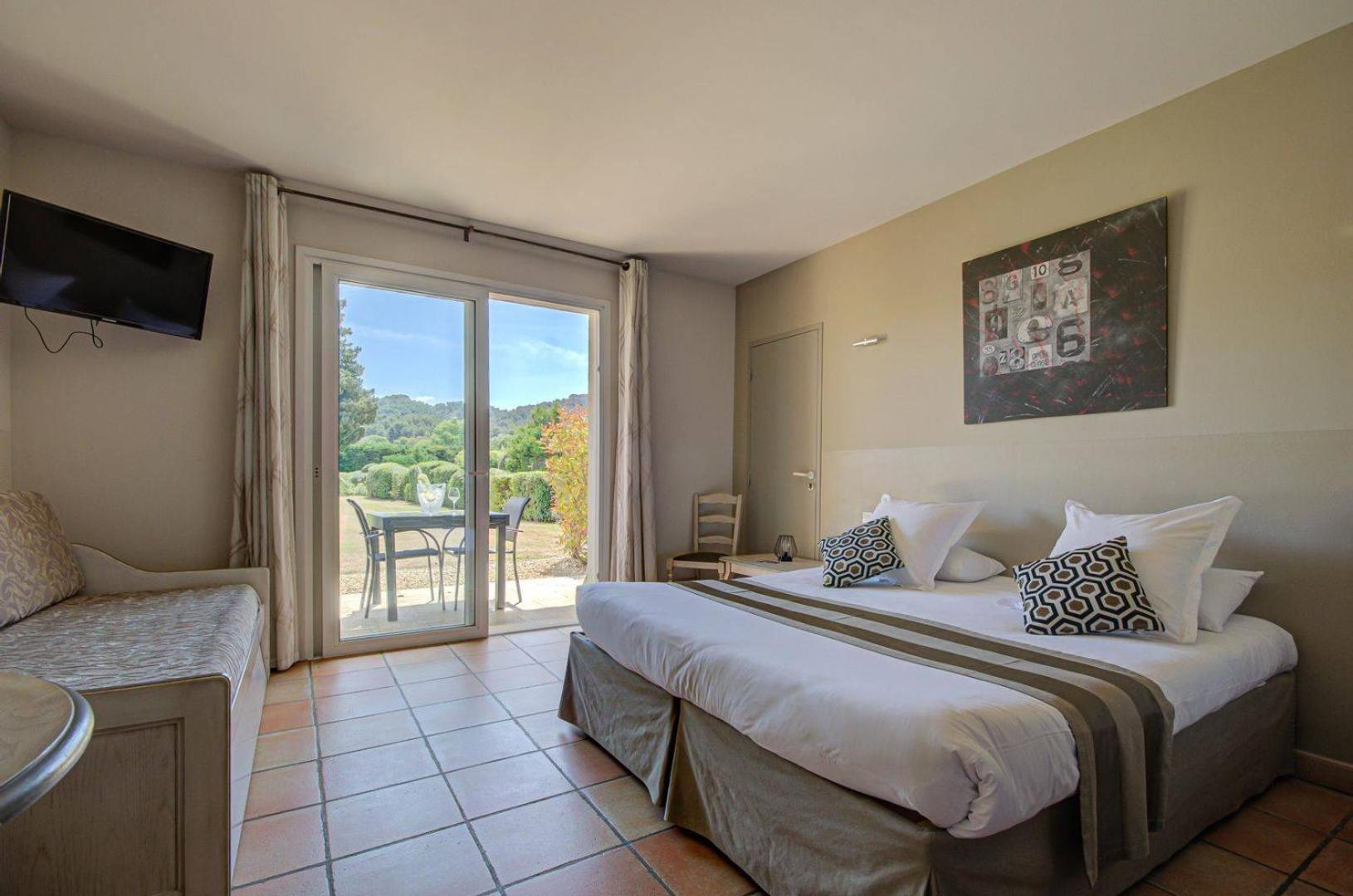 Les Residences De Metifiot Saint-Rémy-de-Provence Екстериор снимка