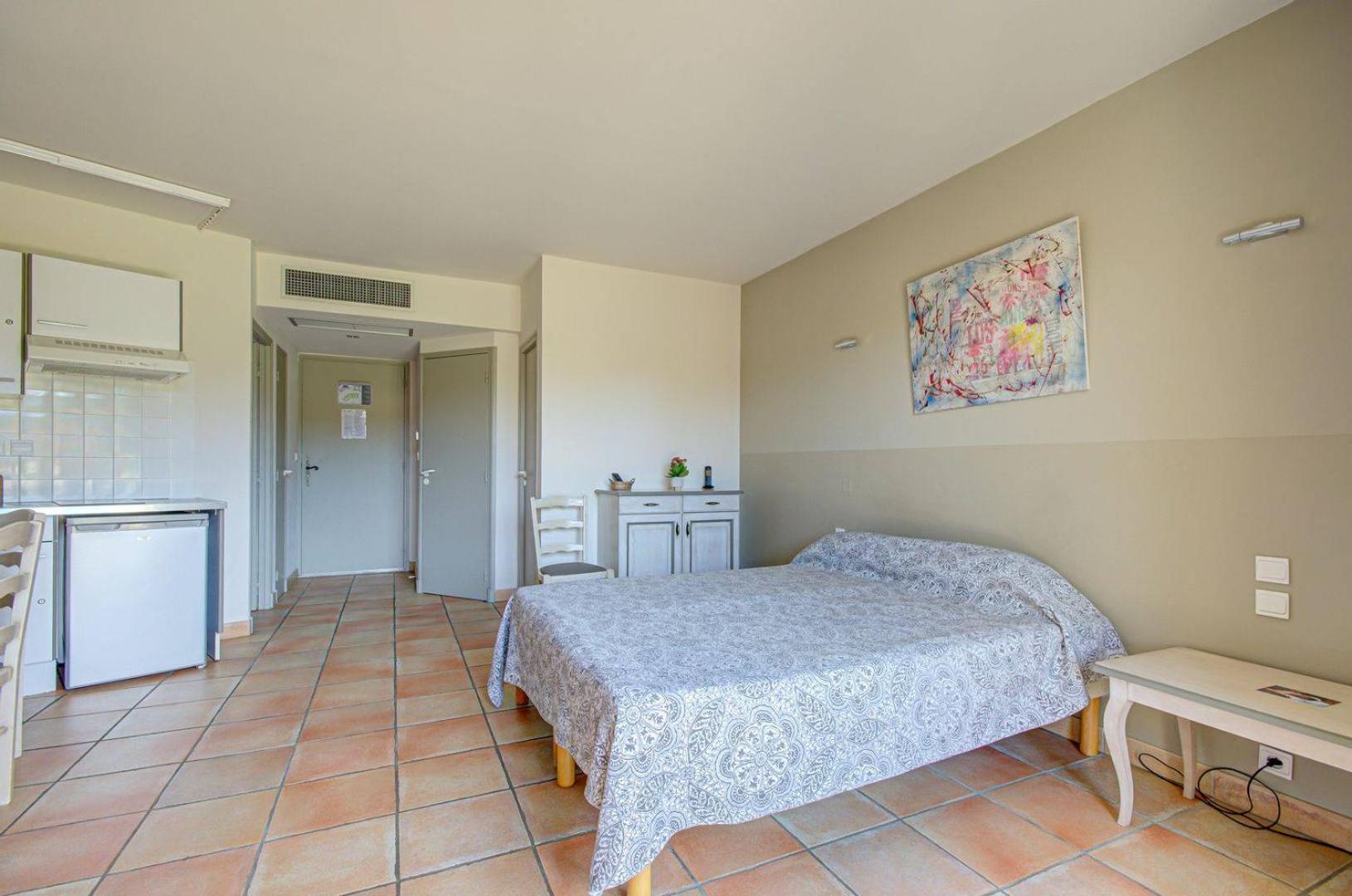 Les Residences De Metifiot Saint-Rémy-de-Provence Екстериор снимка